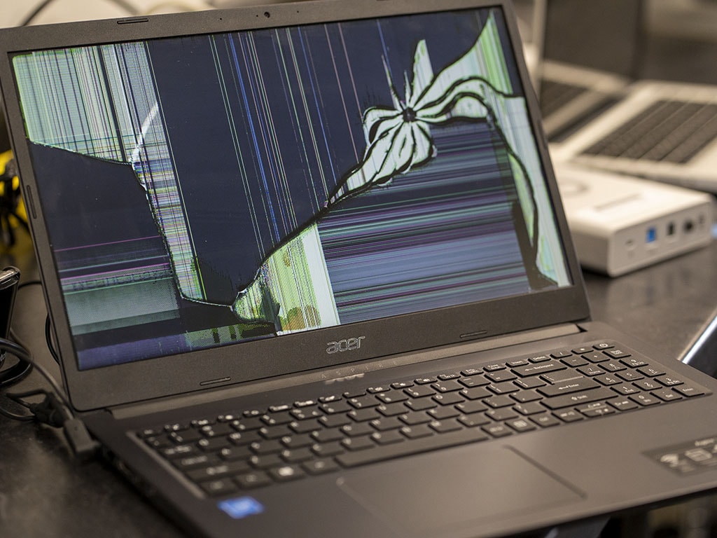 Cracked Laptop Screen Repair - Omaha Computer Repair & Sales